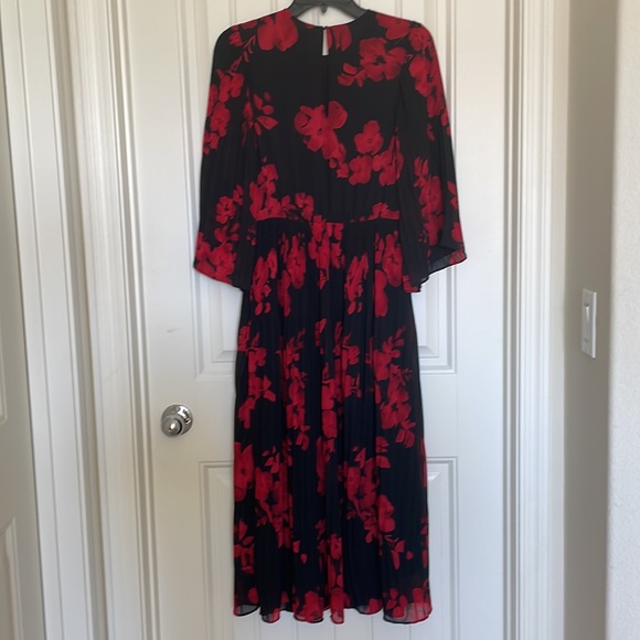 “H&M” black and red floral dress US size 4 - Picture 2 of 6
